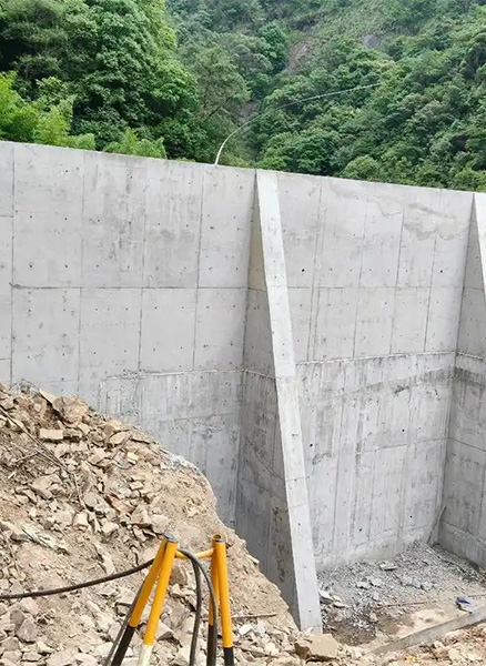 驻马店遂平县重力式挡土墙